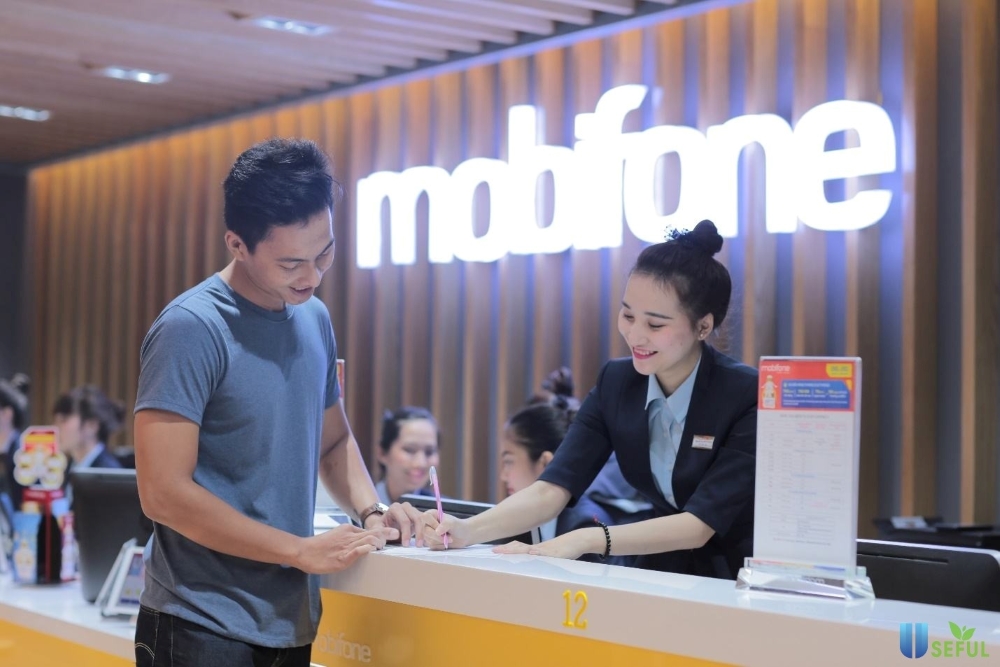 Đến trực tiếp cửa hàng MobiFone để nhờ kiểm tra