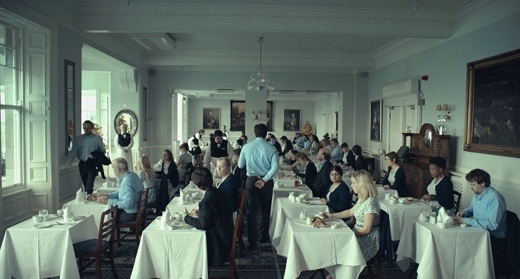 Phim The Lobster (2015) tình yêu không thể bị ép buộc