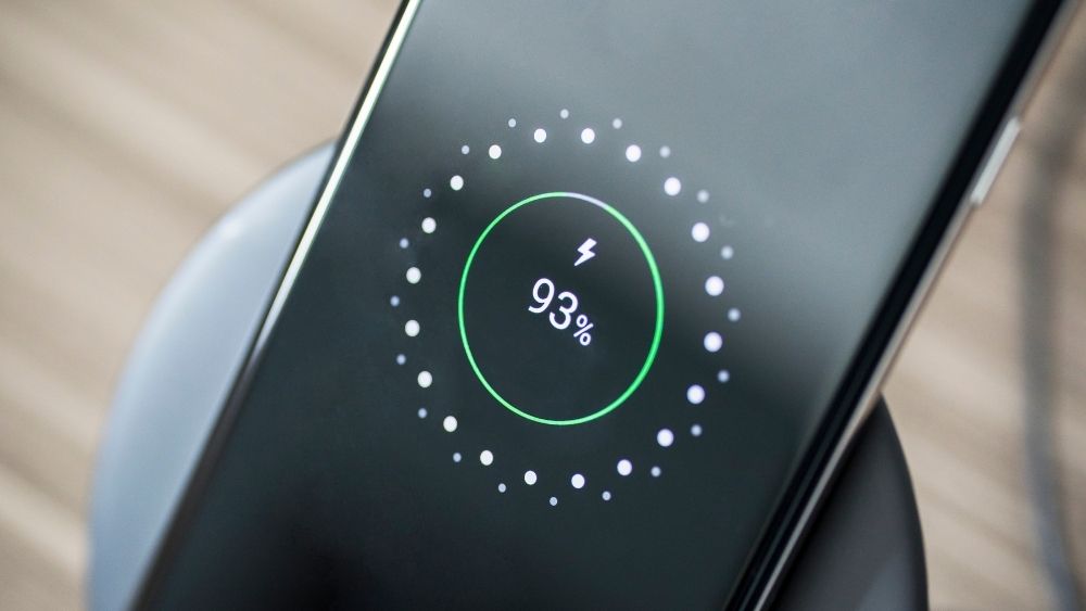 Không dùng điện thoại khi đang sạc