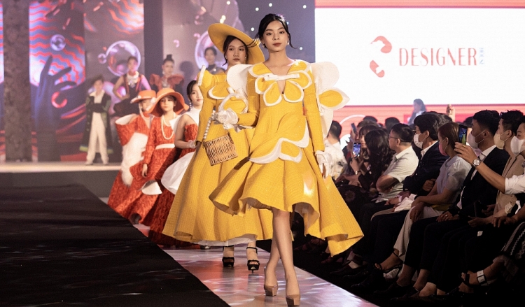 Vietnam International Fashion Tour: Sự giao thoa giữa văn hóa, thời trang và du lịch