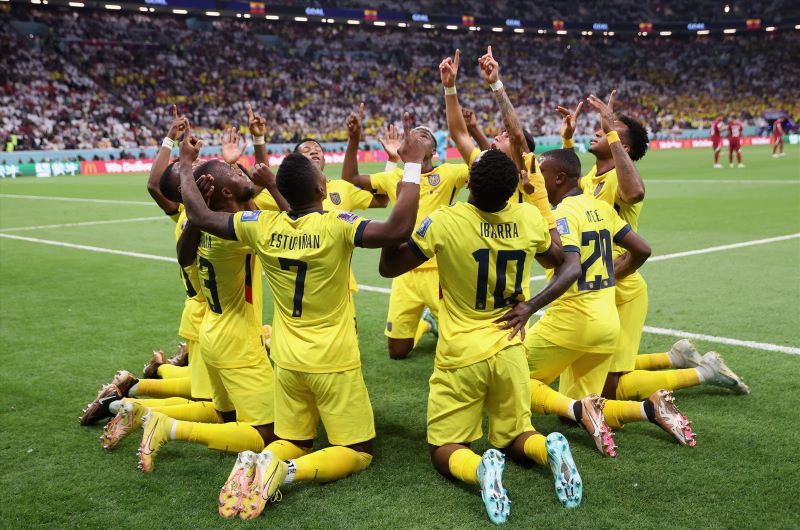 Ecuador mừng chiến thắng Qatar World Cup 2022 Qatar