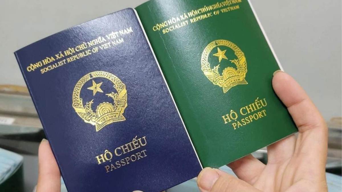 Hộ chiếu cũ và mới của nước Việt Nam
