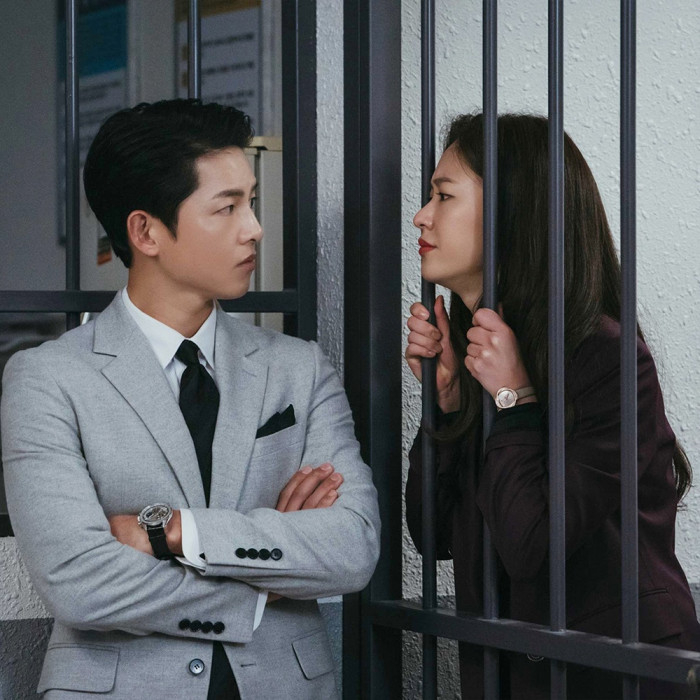 Những nụ hôn nhạt nhẽo ở phim Hàn: Đôi Vincenzo bị chê “thiếu muối”