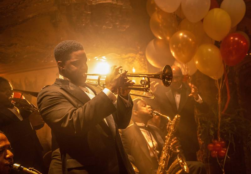 Babylon khắc họa lại thời điểm mà phim câm chuyển thành những bộ phim có tiếng