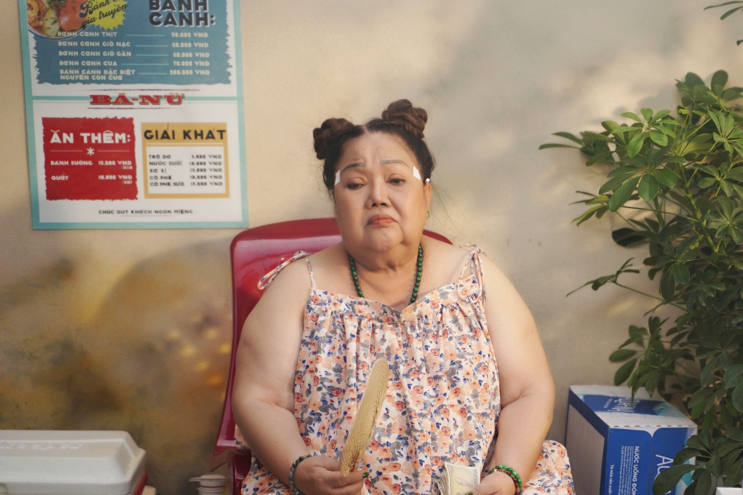 Má Giàu với tạo hình cực xì tin