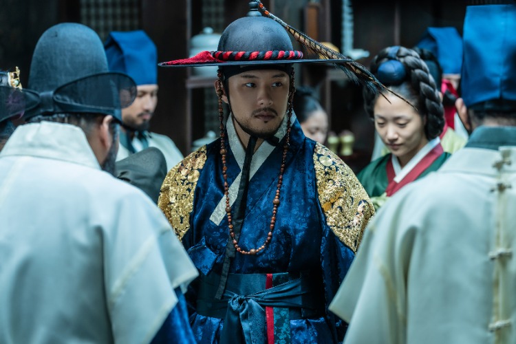 Thế tử Kyung Soo mang tư tưởng hòa bình bằng việc phục tùng kẻ thù mình