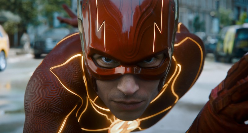 The Flash còn là nhân vật mang khái niệm “đa vũ trụ” đến với DC nói riêng và truyện tranh siêu anh hùng nói chung