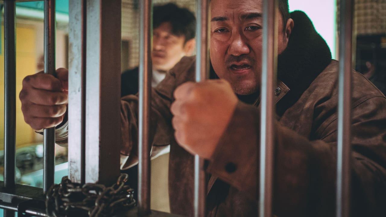 Vây Hãm: Kẻ Trừng Phạt, Ma Dong-seok tung nắm đấm vào tội phạm mạng